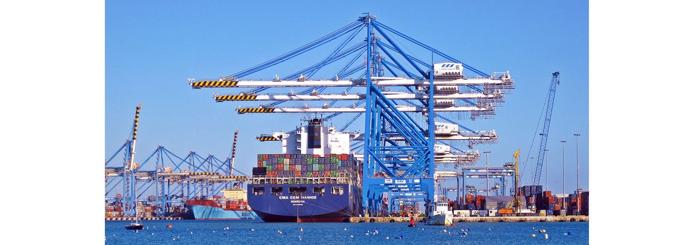 Trasporte-marítimo-puerto-comercio